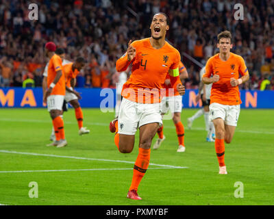 13-10-2018: Fußball: Nederland v Deutschland: Amsterdam UEFA Nationen Liga 2019 Vergil van Dijk der Niederlande heeft Nederland op voorsprong gezet Stockfoto