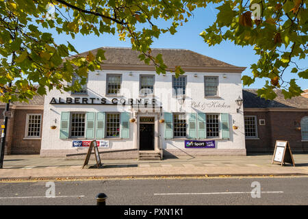 Albert's Corner Public House Restaurant in der Innenstadt von Crewe, Cheshire Vereinigtes Königreich Stockfoto