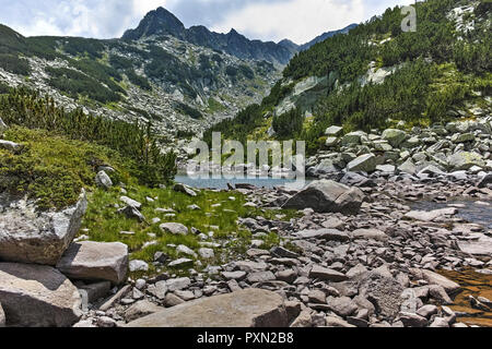 Erstaunliche Landschaft des Oberen Muratovo See, Pirin-gebirge, Bulgarien Stockfoto