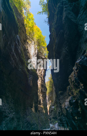Stream: Partnachklamm, Partnachklamm, Schlucht Partnachklamm, Garmisch-Partenkirchen, Oberbayern, Bayern, Deutschland Stockfoto