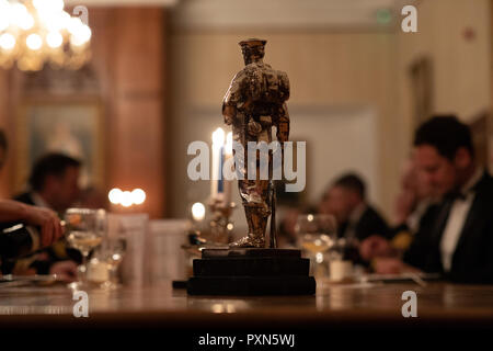 Royal Navy HMS Trafalgar Nacht Abendessen im ausgezeichneten Stockfoto