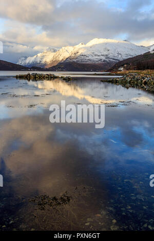 Kaldfjord, Herbst in den Winter malerische Landschaft Bilder auf Kvaloya Insel Troms Gemeinde getroffen, in der Nähe von Tromsø Norwegen Stockfoto