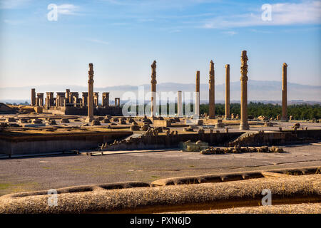 Persepolis war die Hauptstadt des achämenidischen Reiches. Es liegt im Nordosten der Stadt Shiraz in der Provinz Fars, Iran. /UNESCO-Welterbestätten. Stockfoto