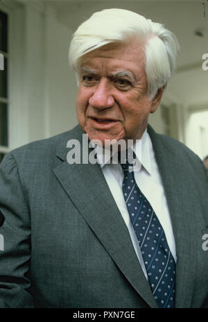 Washington, DC 1983/06/01 Sprecher des Hauses Tip O'Neal im Gespräch mit der Presse im Weißen Haus nach einem Treffen mit Präsident Reagan. Foto von Dennis Brack Stockfoto