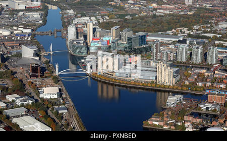 Luftaufnahme von Salford Quays einschließlich MediaCityUK mit der BBC, ITV Dock 10 & Kellogs, in der Nähe von Manchester Stockfoto