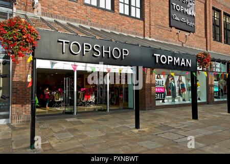 Topshop und Topman Kleidung Mode Einzelhandel Kleidung und Accessoires Shop Shop Coppergate Shopping Center York North Yorkshire England UK Stockfoto