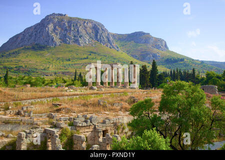 Tempel des Apollo, Korinth, Peloponnes, Griechenland, Südeuropa Stockfoto