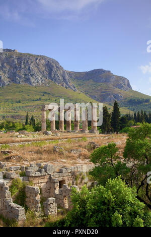 Tempel des Apollo, Korinth, Peloponnes, Griechenland, Südeuropa Stockfoto