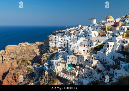 Griechenland, Kykladen, Santorini (Thira), Ia (Oia) und Caldera von Santorin Stockfoto