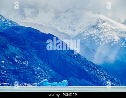 Eisberg auf den Lago Argentino, Nationalpark Los Glaciares, Provinz Santa Cruz, Patagonien, Argentinien Stockfoto