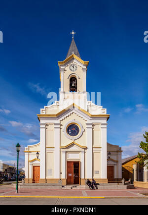 Maria Auxiliadora Kirche, Arturo Prat Hauptplatz, Puerto Natales, Ultima Esperanza Provinz Patagonien, Chile Stockfoto