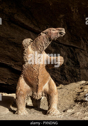 Statue von Mylodon, Cueva del Milodon Naturdenkmal, Puerto Natales, Ultima Esperanza Provinz Patagonien, Chile Stockfoto