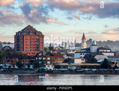 Puerto Varas Skyline, Llanquihue Provinz, Los Lagos Region, Chile Stockfoto