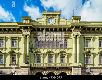 Maldonado National College, Balboa Park, Riobamba, Provinz Chimborazo, Ecuador Stockfoto