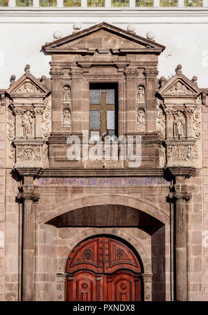 Kirche von Santo Domingo, Detailansicht, Plaza de Santo Domingo, Altstadt, Quito, Provinz Pichincha, Ecuador Stockfoto