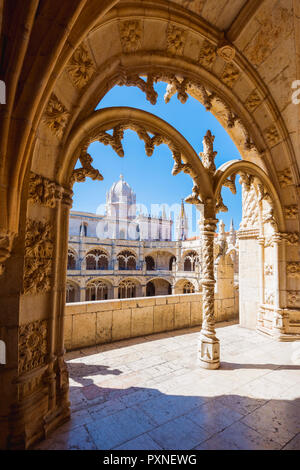 Portugal, Lissabon, Santa Maria de Belém. Der gotische Kreuzgang des Kloster Jeronimos. Stockfoto