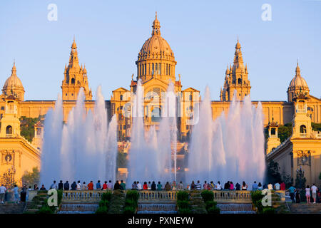 Der Magische Brunnen und Palast von Montjuic, Barcelona, Katalonien, Spanien Stockfoto