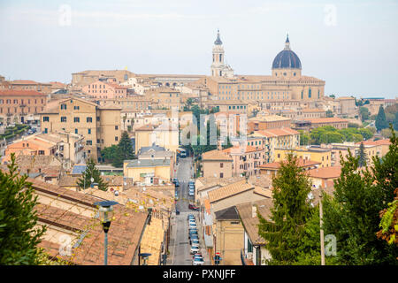 Loreto Stadt madonna Basilika mit Haus von Nazaret, Marche, Italien Stockfoto