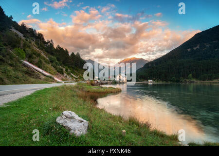 Sonnenuntergang in Pineta Tal, Bielsa, Spanien. Stockfoto