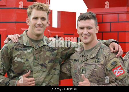 2017 war ein Jahr mit vielen herausragenden Leistungen innerhalb der 8 TSC. 130 Ingenieur beste Sapper Team, bestehend aus 1 Leutnant Jakob Davel und 2nd Lieutenant Christopher Morhardt 4 aus 40 Mannschaften. Stockfoto