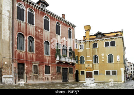 Alte Haeuser Im Stadtteil Dosoduro, Venedig, Italien Stockfoto