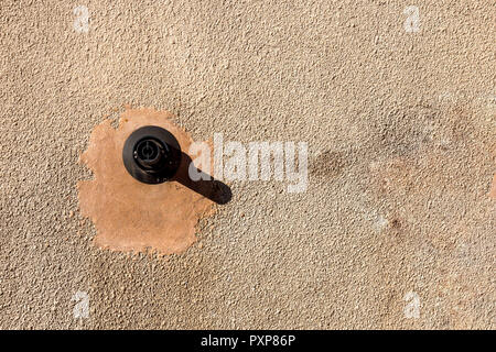 Gas Flue Steckdose an der Außenwand retro British House. Stockfoto