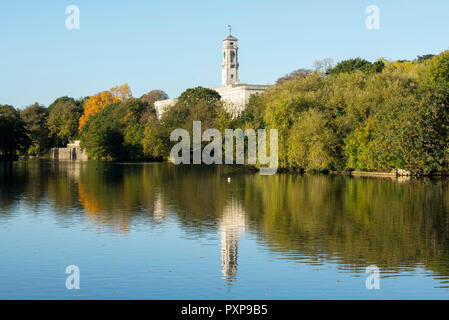 Sonnigen Herbsttag an Highfields University Park in Nottingham, Nottinghamshire England Großbritannien Stockfoto