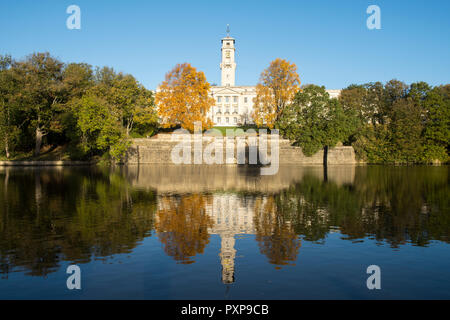 Sonnigen Herbsttag an Highfields University Park in Nottingham, Nottinghamshire England Großbritannien Stockfoto