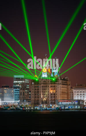 Als Teil der Kampf um den Atlantik event Laser waren von der Leber Gebäude projiziert. Stockfoto