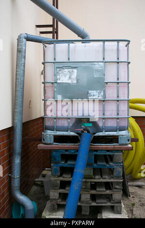 Rain Water System zur Sammlung und Speicher Stockfoto