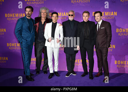 Von Links nach Rechts, Gwilym Lee, Brian May, Rami Malek, Roger Taylor, Ben Hardy und Joseph Mazzello Teilnahme an der Bohemian Rhapsody Weltpremiere auf der die SSE-Arena, Wembley, London statt. Stockfoto