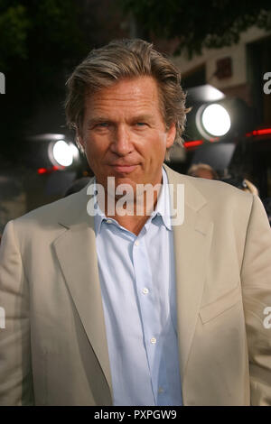 Jeff Bridges 7/22/03 Seabiscuit @ Mann Dorf Theater, Westwood Foto von Izumi Hasegawa/HNW/PictureLux (22 Juli 2003) Datei Referenz # 33687 334 HNWPLX Stockfoto