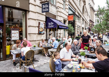 London England, UK, Vereinigtes Königreich Großbritannien, Soho, Bella Italia, Restaurant Restaurants Essen Essen Essen Essen Essen gehen Cafe Cafés Bistro, Italienisch, al fresco, sid Stockfoto