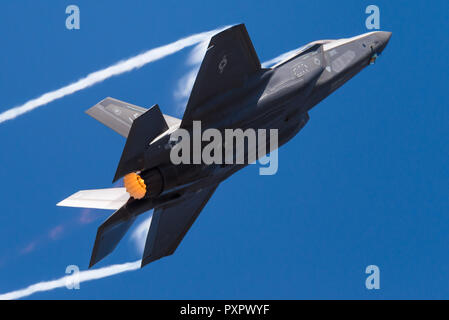 Beeindruckend aus einer Lockheed Martin F-35 Lightning II Kampfflugzeug der fünften Generation von den Usa Air Force (USAF). Stockfoto