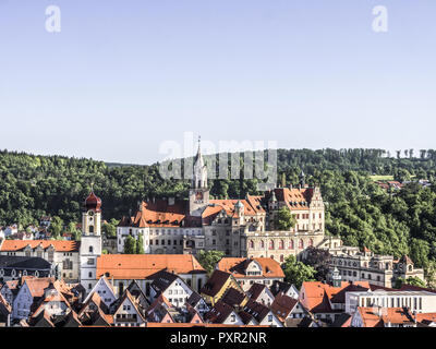 Sigmaringen Schloss und Kirche von St. Johannes Evangelist, Altstadt von Sigmaringen, Oberschwaben, Schwaben, Baden-Württemberg, Deutschland, Europa Stockfoto