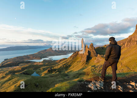 Großbritannien, Schottland, Innere Hebriden, Isle of Skye, Trotternish, touristische über Peak in der Nähe des Storr Stockfoto