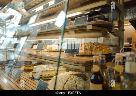 Kuchen Anzeige in einem Coffee Shop Stockfoto