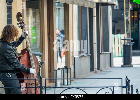 Straßenmusiker Cellist Stockfoto
