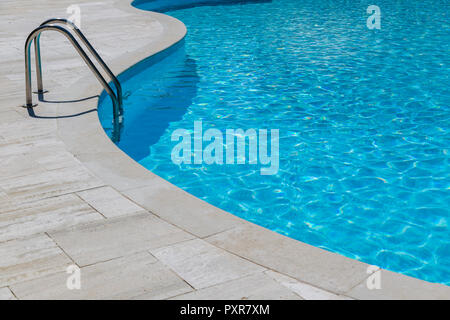 Leere Schwimmbecken Stockfoto