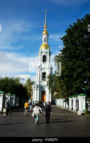 Glockenturm von St. Nikolaus Marine Kathedrale, eine große barocke Orthodoxe Kathedrale in St. Petersburg. Sankt Petersburg, nordwestlich, Russland. Stockfoto