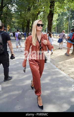 Mailand, Italien - 22. SEPTEMBER 2018: Valentina Ferragni vor Philosophie fashion show, Mailand Fashion Week street style Stockfoto