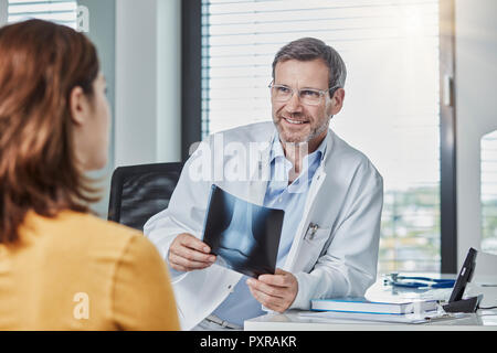 Arzt, Patient, Arzt, x-ray Image Stockfoto
