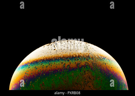 Schimmernde Oberfläche einer Seifenblase, close-up Stockfoto