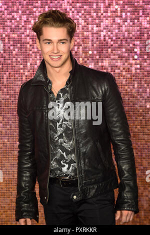 London, Großbritannien. 23. Oktober 2018. AJ Pritchard kommt für die weltweite Premiere des Films 'Bohemian Rhapsody' an der SSE-Arena in Wembley. Credit: Stephen Chung/Alamy leben Nachrichten Stockfoto