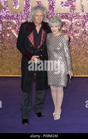 Brian May und Anita Dobson besuchen Bohemian Rhapsody - Weltpremiere. London, Großbritannien. 23/10/2018 | Verwendung weltweit Stockfoto