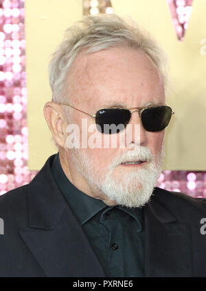 London, Großbritannien. 23. Oktober, 2018. Roger Taylor, Bohemian Rhapsody - Weltpremiere, SSE Arena, Wembley, London, UK, 23. Oktober 2018, Foto von Richard Goldschmidt Credit: Rich Gold/Alamy leben Nachrichten Stockfoto