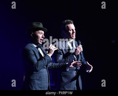 Virginia Beach, Virginia, USA. 22 Okt, 2018. Die TENÖRE am Sandler Zentrum in Virginia Beach, Virginia am 22. Oktober 2018. © Jeff Moore 2018 Credit: Jeff Moore/ZUMA Draht/Alamy leben Nachrichten Stockfoto