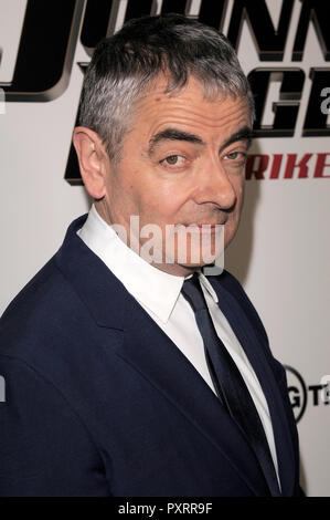 New York, USA. 23. Oktober, 2018. Schauspieler Rowan Atkinson besucht die 'Johnny English schlägt wieder zu 'New York Screening bei AMC Lincoln Square Theater am Oktober 23, 2018 in New York City. Credit: Ron Adar/Alamy leben Nachrichten Stockfoto