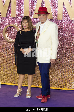 London, Großbritannien. 23 Okt, 2018. Kashmira Cooke und Mike Reid besucht die Weltpremiere von 'Bohemian Rhapsody' an SSE Wembley Arena. Credit: Gary Mitchell/SOPA Images/ZUMA Draht/Alamy leben Nachrichten Stockfoto