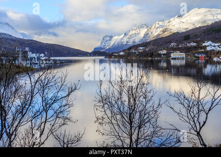Kaldfjord, Herbst in den Winter malerische Landschaft Bilder auf Kvaloya Insel Troms Gemeinde getroffen, in der Nähe von Tromsø Norwegen Stockfoto